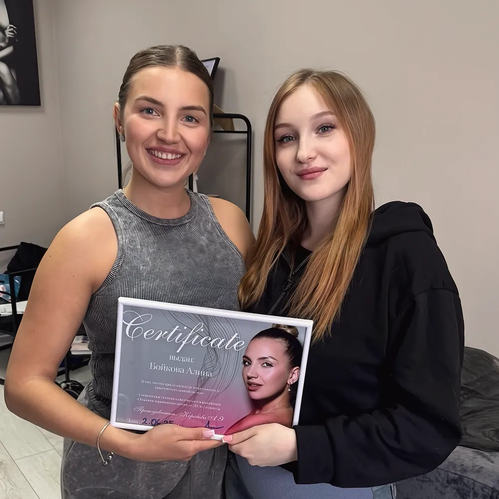 Выпускница курса с сертификатом